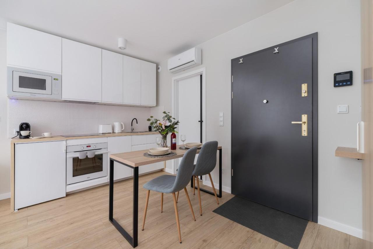 City Studio With Ac Czarnowiejska By Renters Krakau Exterior foto
