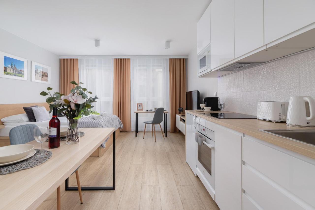 City Studio With Ac Czarnowiejska By Renters Krakau Exterior foto