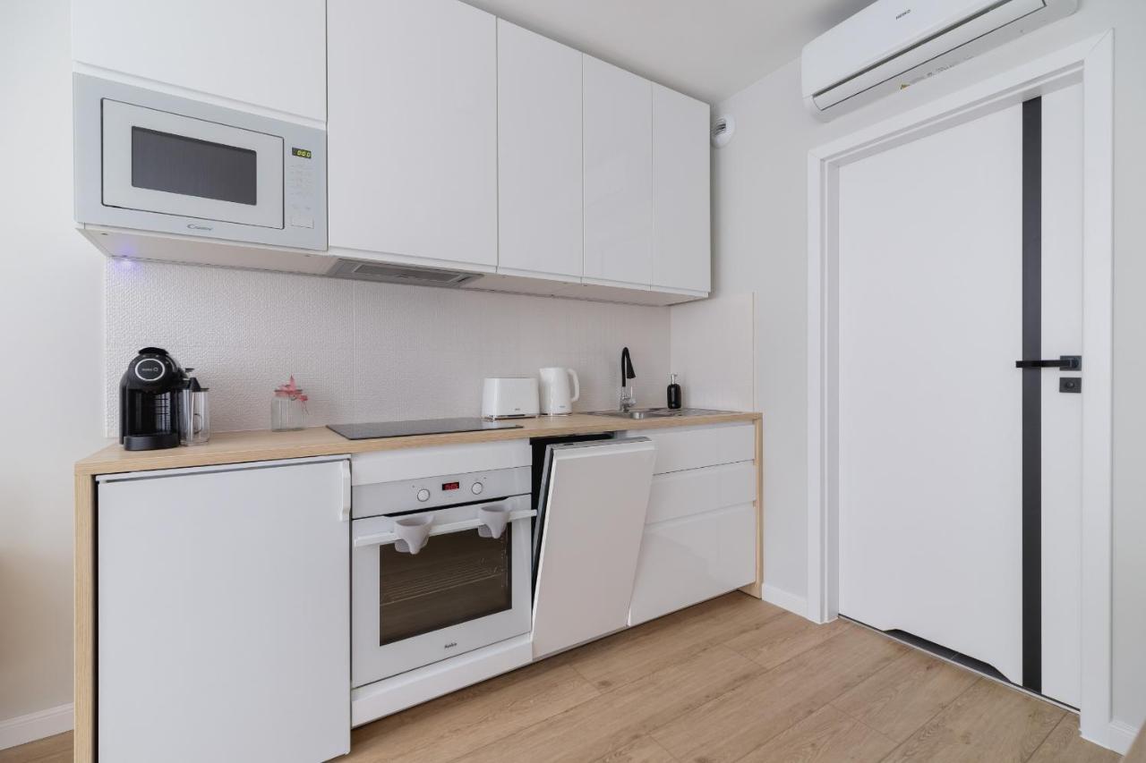 City Studio With Ac Czarnowiejska By Renters Krakau Exterior foto