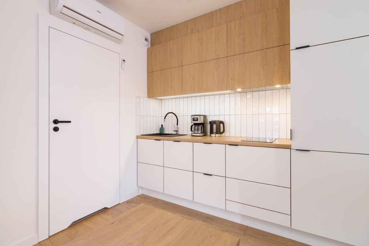 City Studio With Ac Czarnowiejska By Renters Krakau Exterior foto