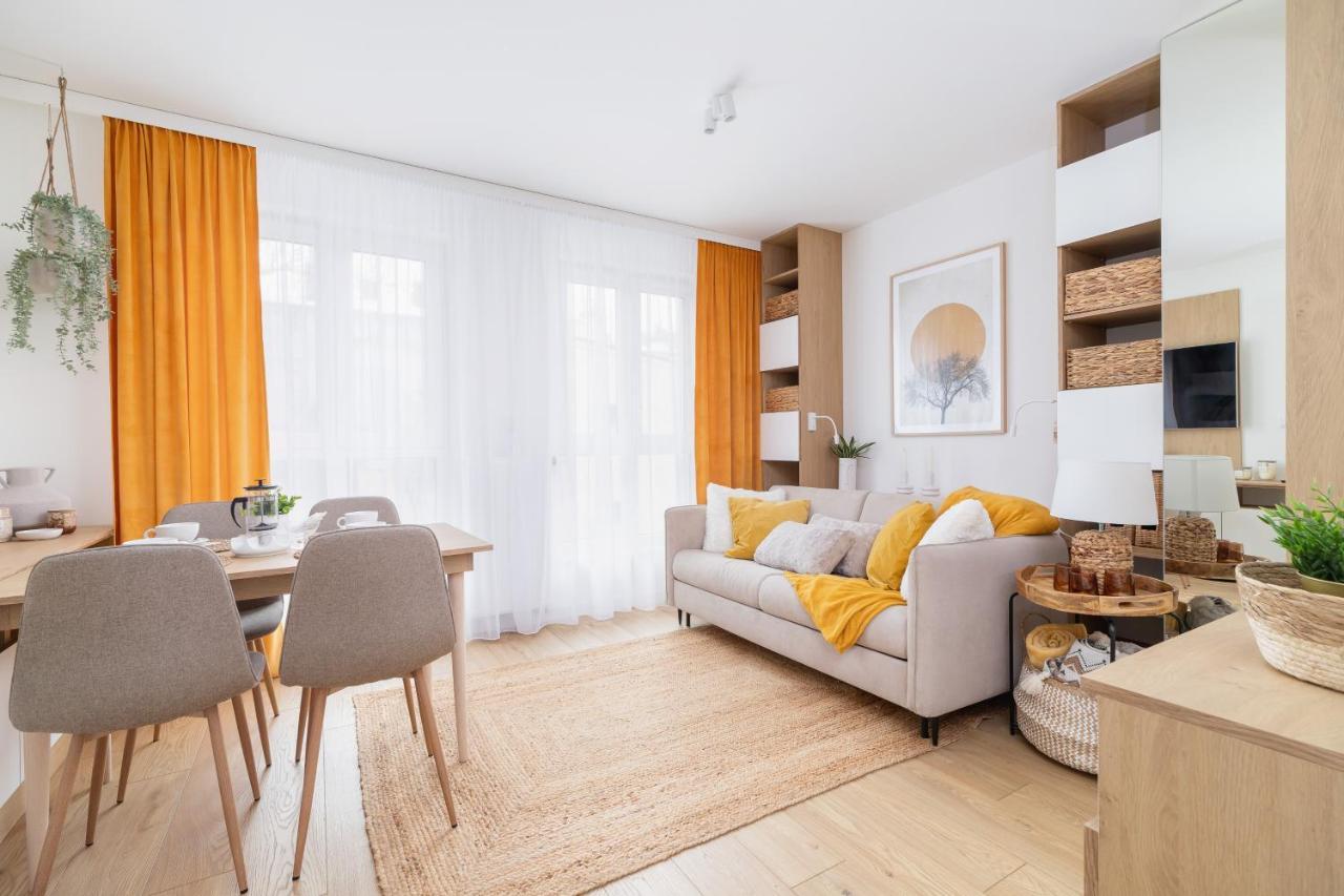 City Studio With Ac Czarnowiejska By Renters Krakau Exterior foto