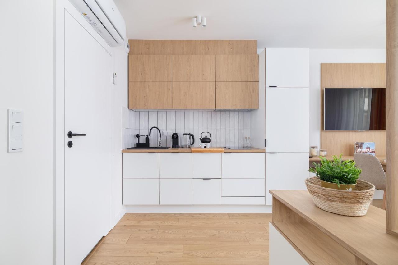City Studio With Ac Czarnowiejska By Renters Krakau Exterior foto
